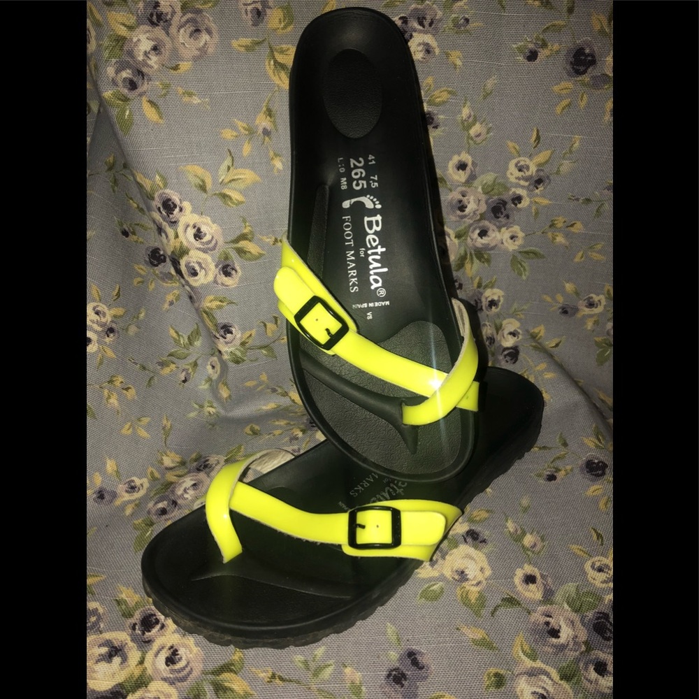 **LIKE NEW** Waterproof Betula Birkenstocks